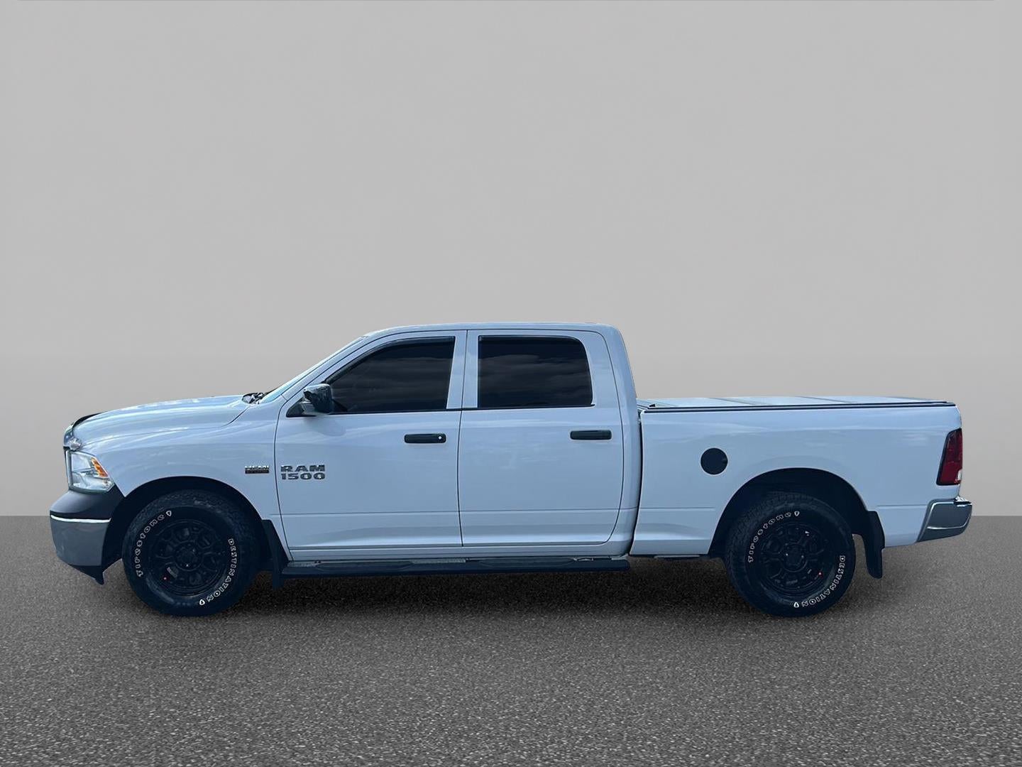 2017 RAM 1500 Tradesman Crew Cab 4x2 6'4" Box