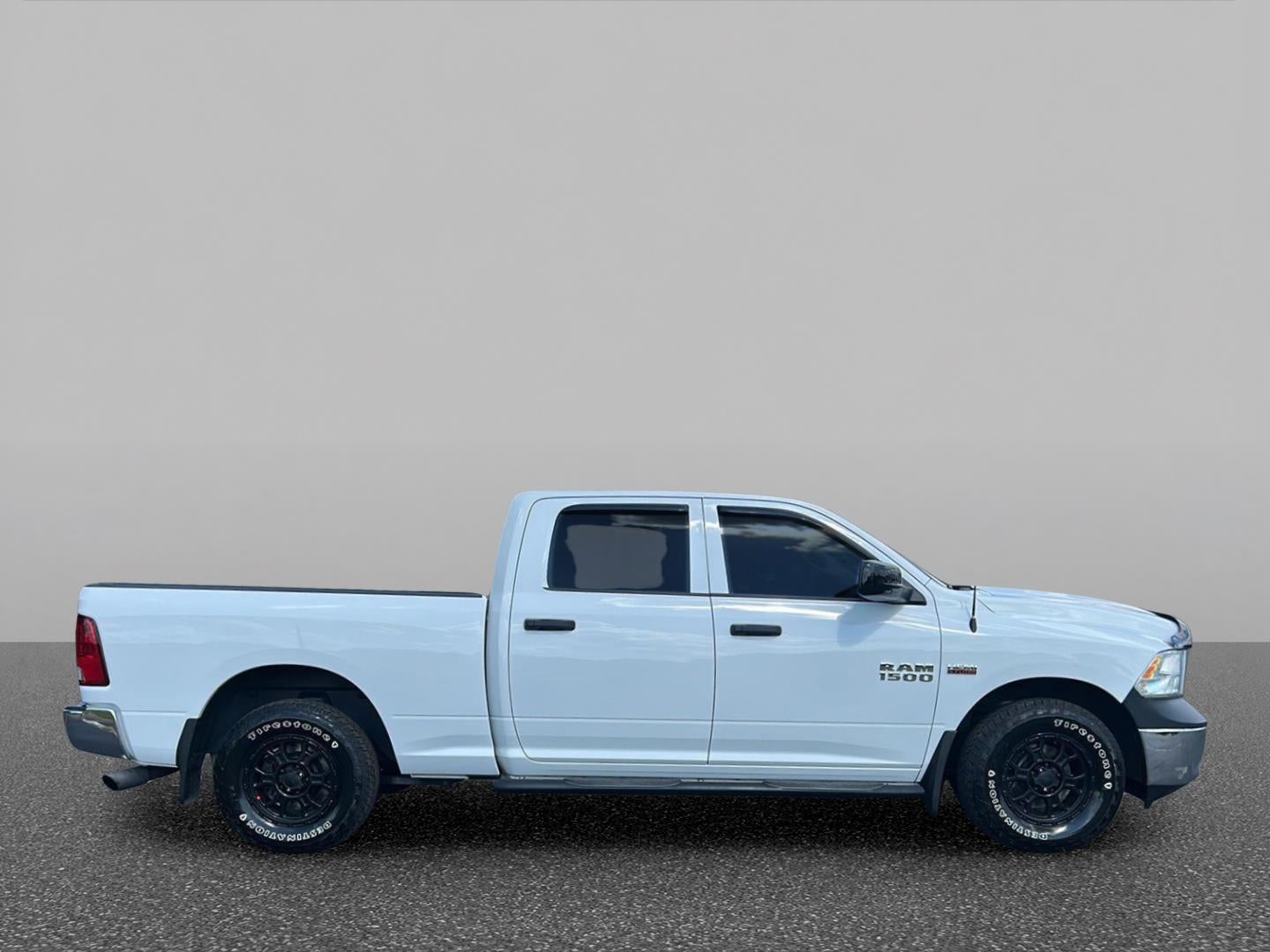 2017 RAM 1500 Tradesman Crew Cab 4x2 6'4" Box