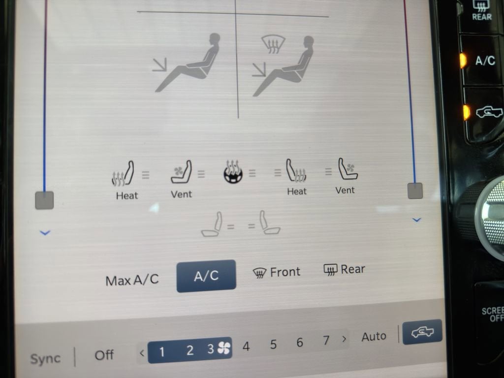 2025 RAM 1500 Laramie Crew Cab 4x4 5'7" Box