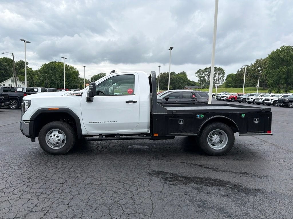 2026 GMC Sierra 3500 HD Chassis Cab Pro