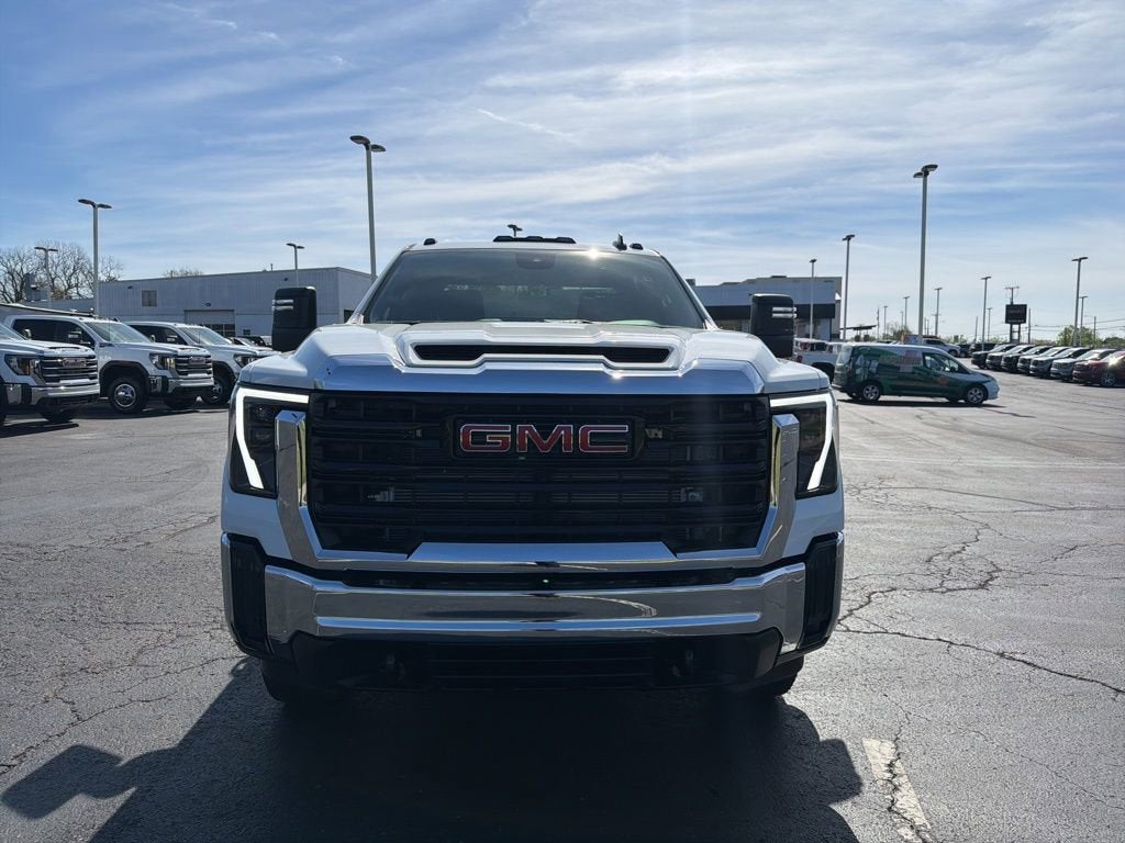 2026 GMC Sierra 3500 HD Chassis Cab Pro