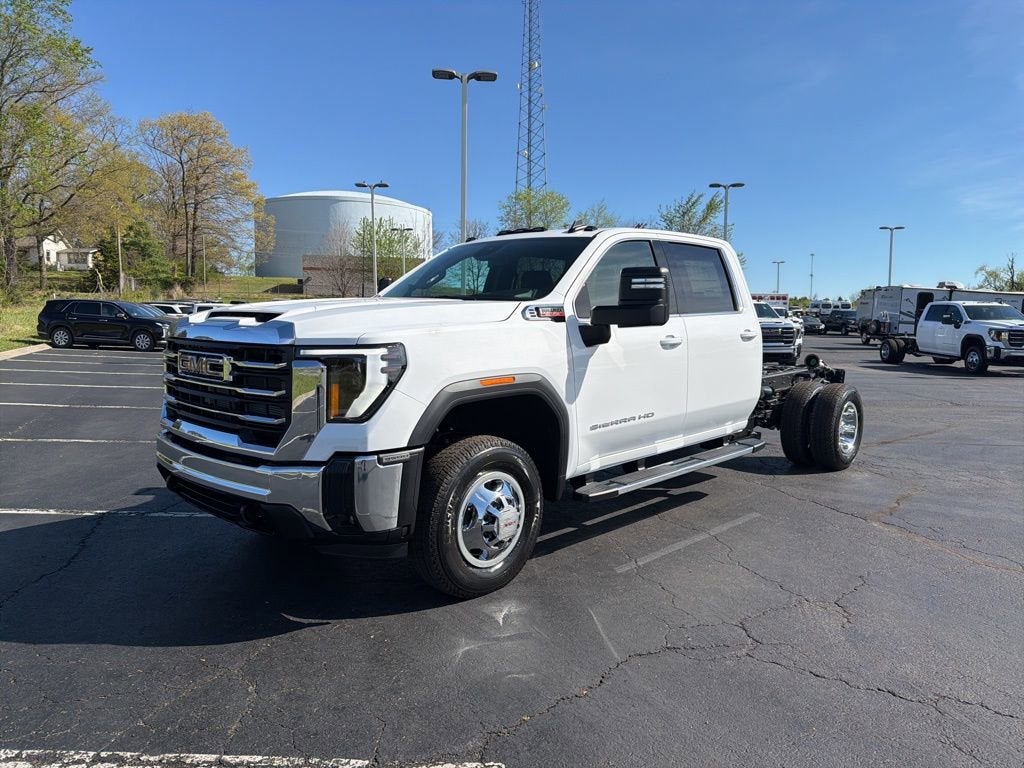 2026 GMC Sierra 3500 HD Chassis Cab SLE