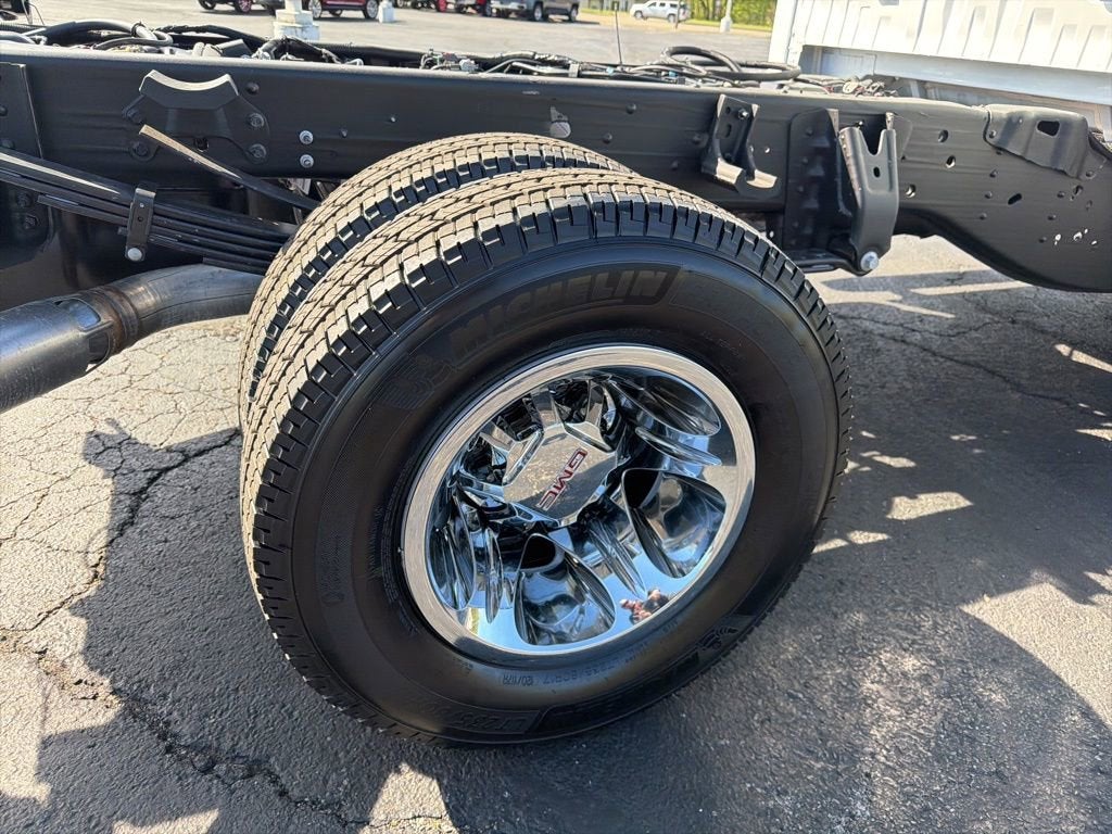 2026 GMC Sierra 3500 HD Chassis Cab SLE