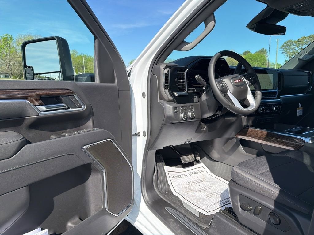 2026 GMC Sierra 3500 HD Chassis Cab SLE