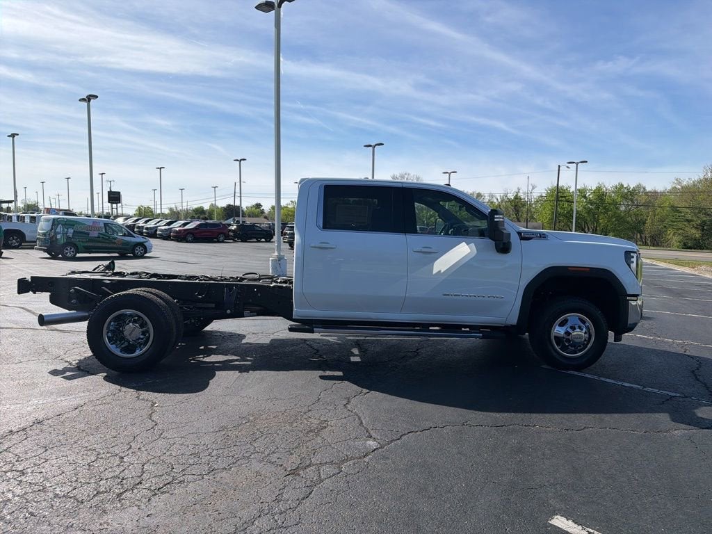 2026 GMC Sierra 3500 HD Chassis Cab SLE
