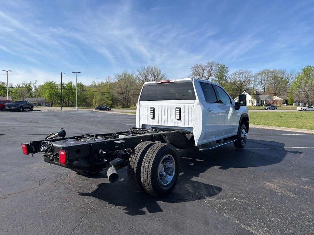 2026 GMC Sierra 3500 HD Chassis Cab SLE