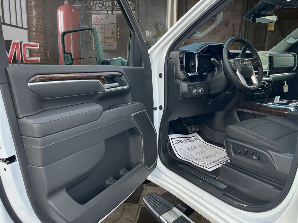 2026 GMC Sierra 3500 HD Chassis Cab SLE