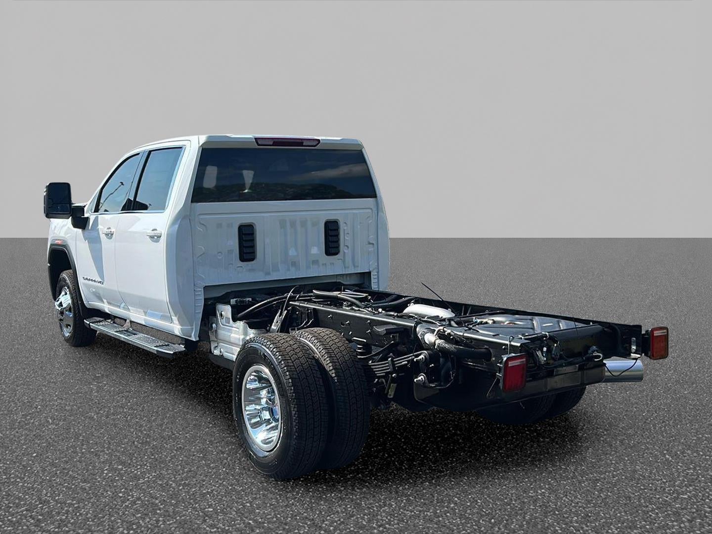 2026 GMC Sierra 3500 HD Chassis Cab SLE