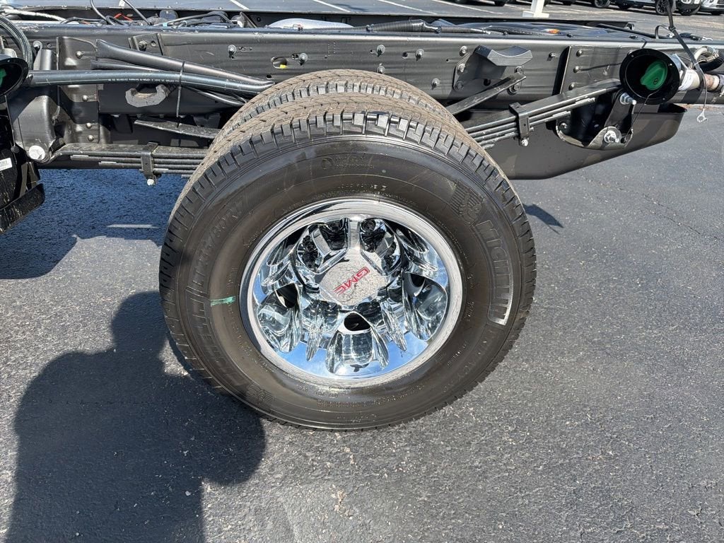 2026 GMC Sierra 3500 HD Chassis Cab SLE