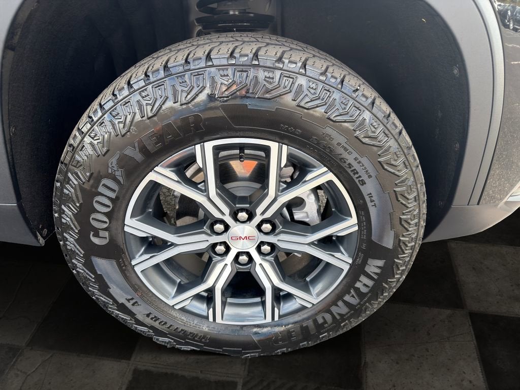 2025 GMC Acadia AT4