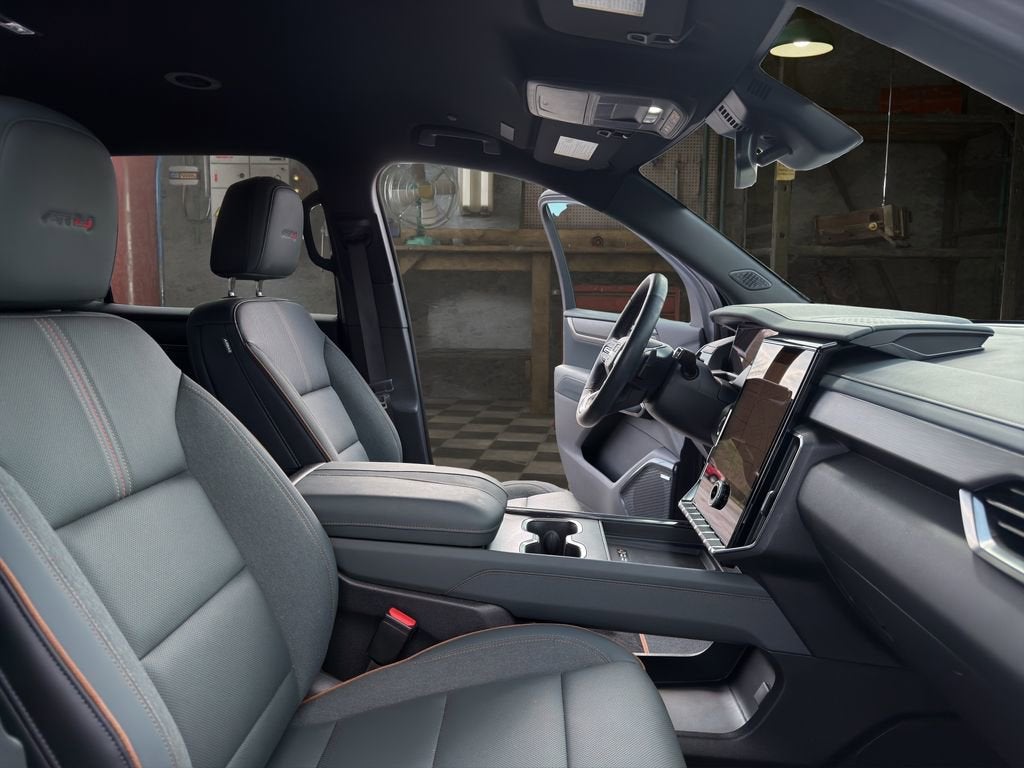 2025 GMC Acadia AT4