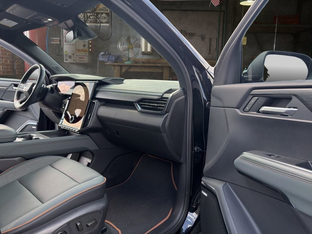 2025 GMC Acadia AT4