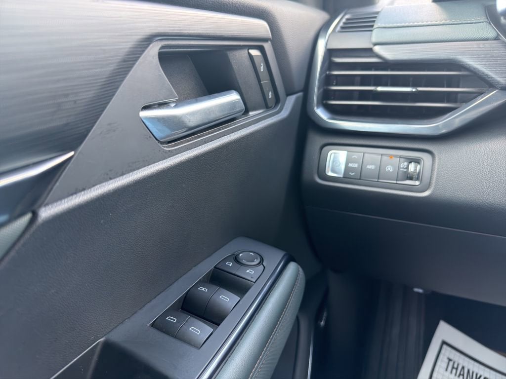 2025 GMC Acadia AT4