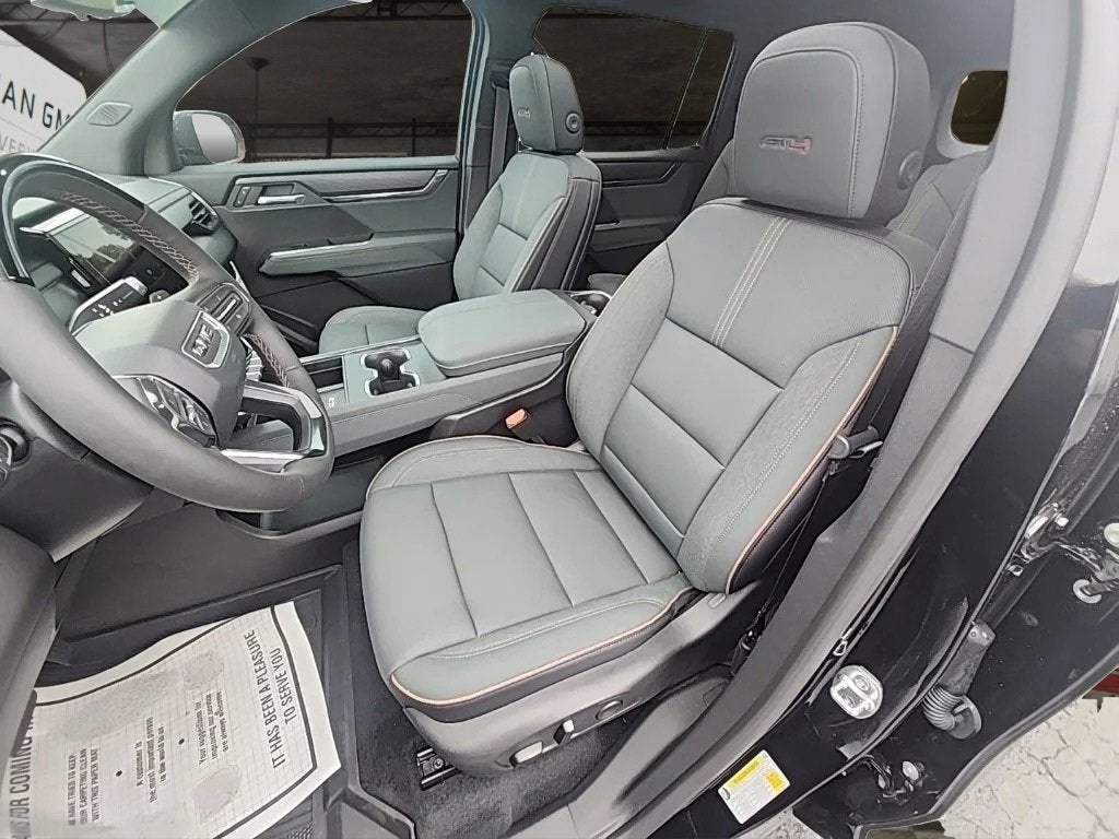 2025 GMC Acadia AT4