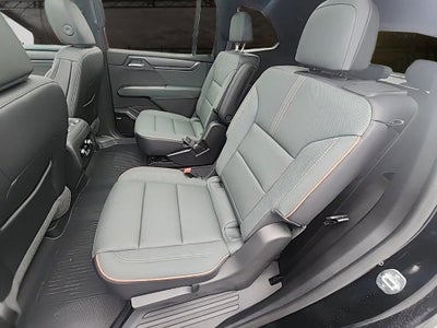 2025 GMC Acadia AT4
