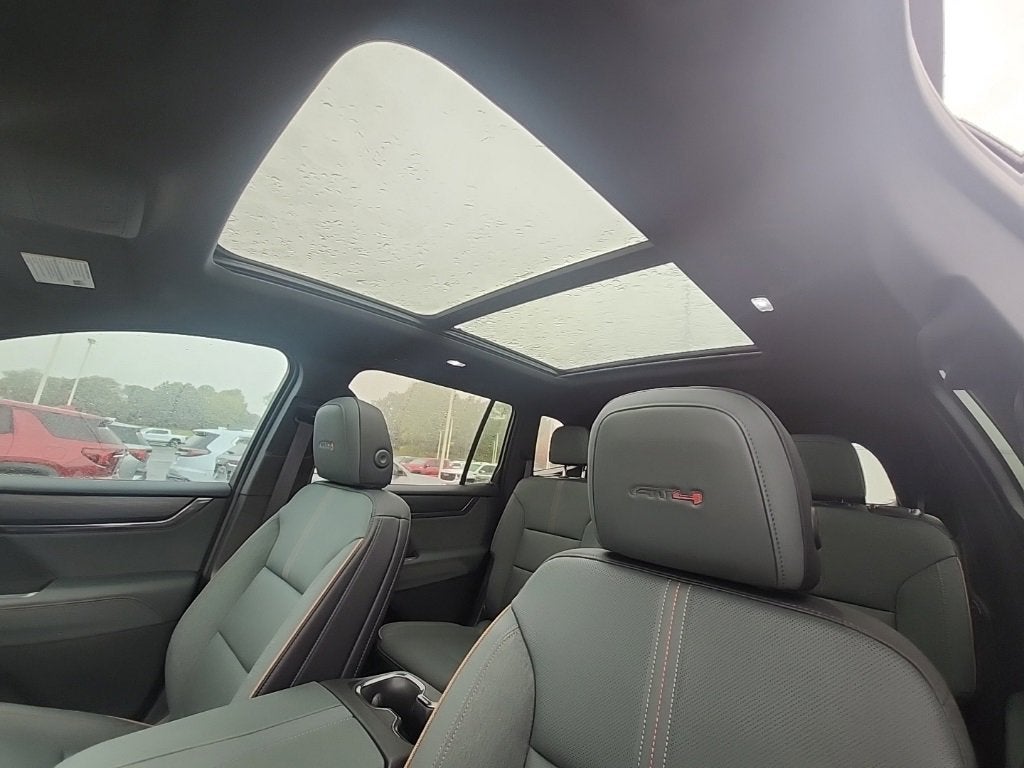 2025 GMC Acadia AT4
