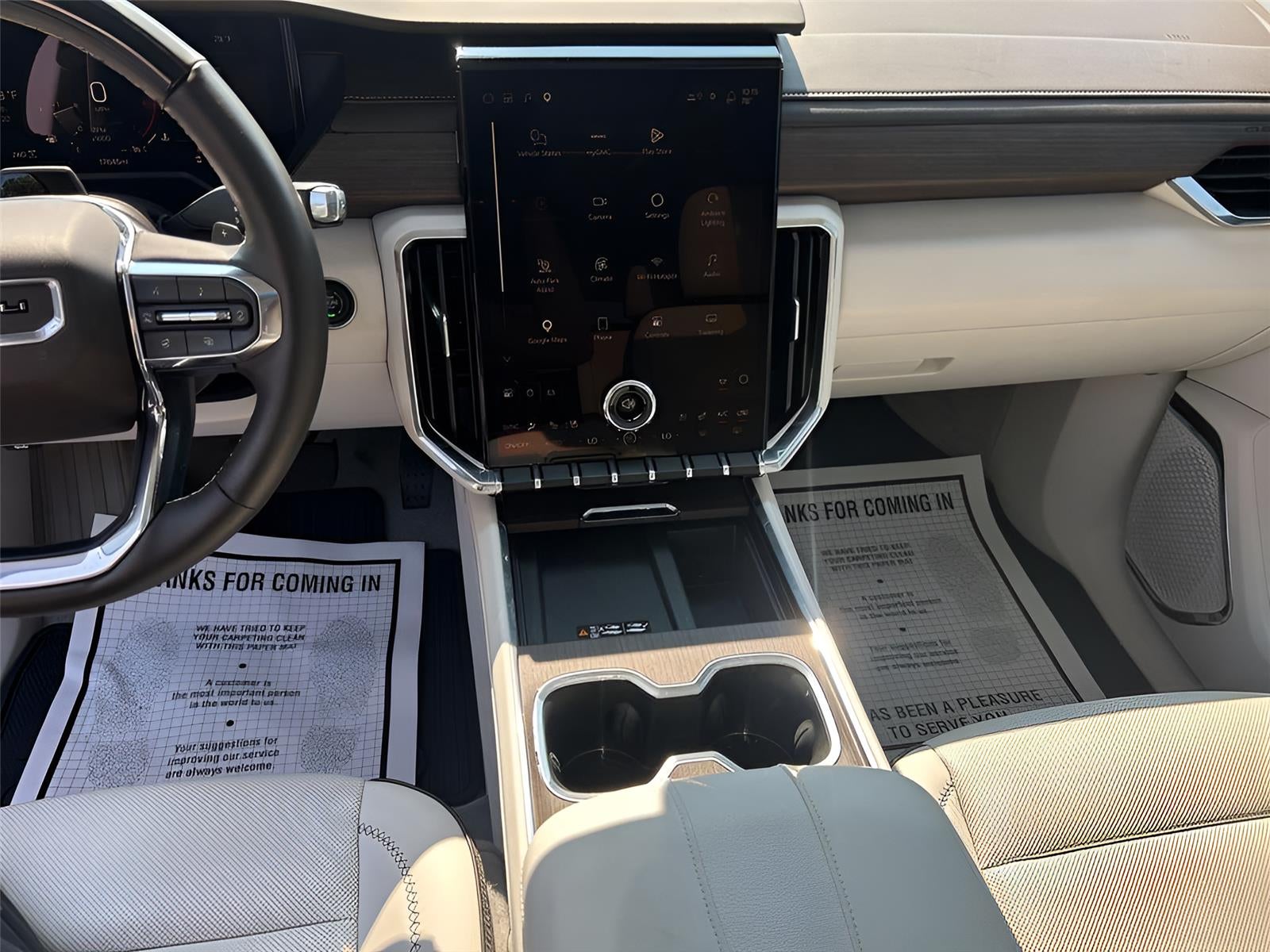 2025 GMC Acadia Denali - Photo 24