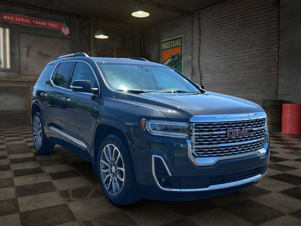 2023 GMC Acadia Denali