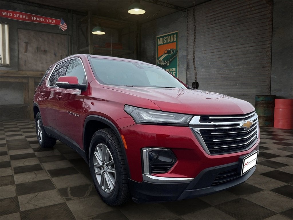 2023 Chevrolet Traverse LT Leather