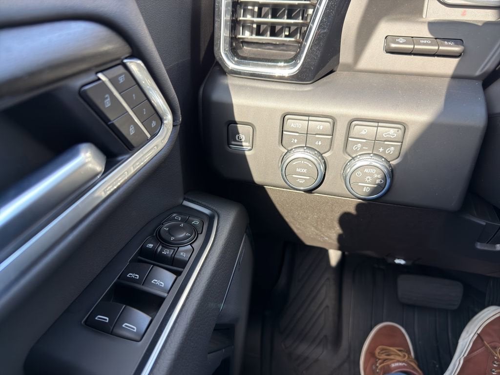 2026 GMC Sierra 3500 HD Denali DRW