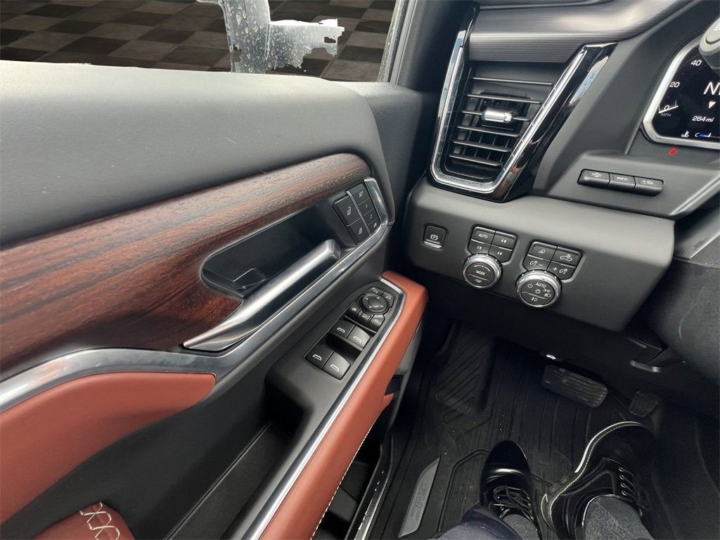 2026 GMC Sierra 3500 HD Denali Ultimate DRW