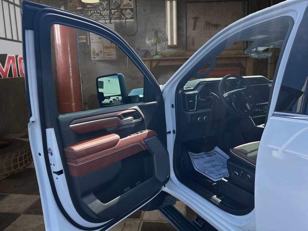 2026 GMC Sierra 3500 HD Denali Ultimate DRW