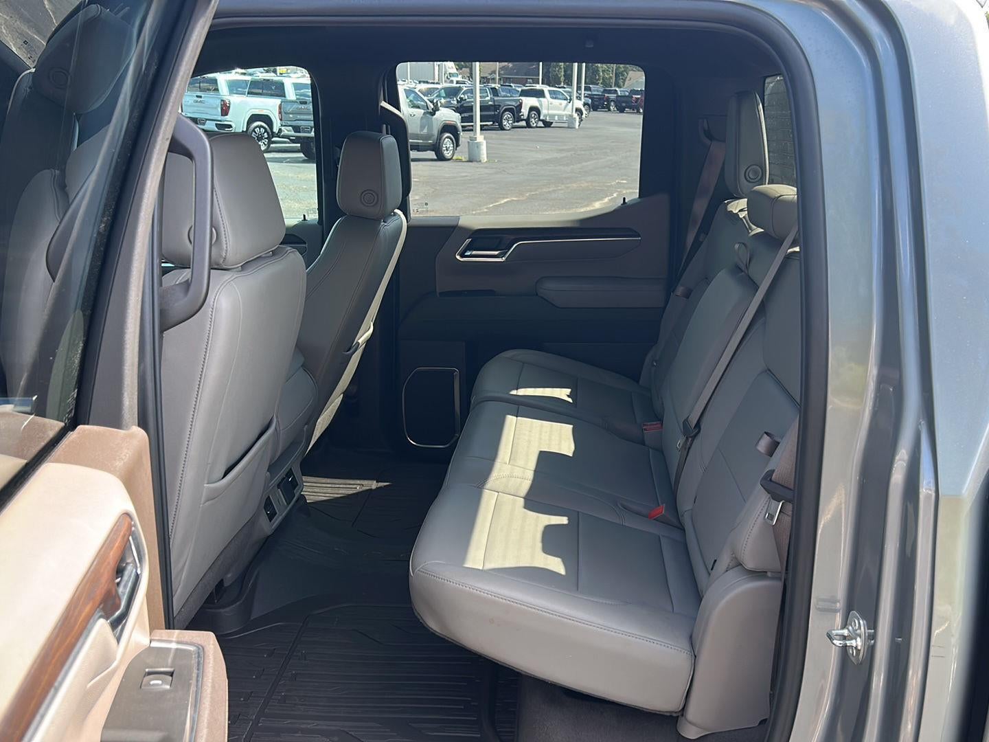 2025 GMC Sierra 1500 SLT - Photo 12