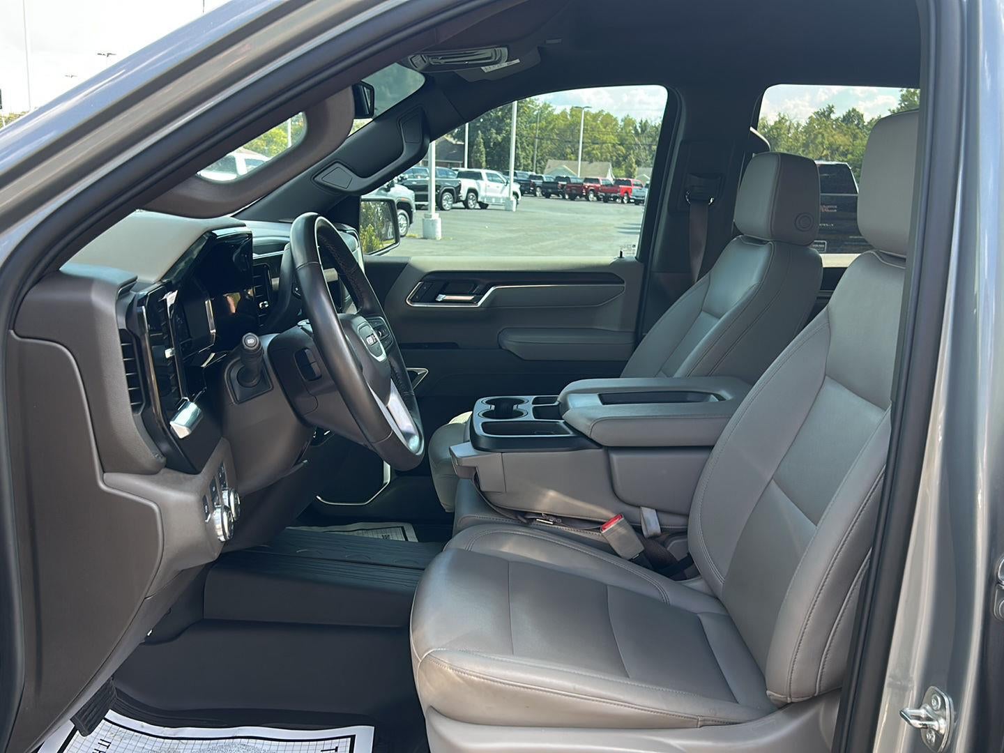 2025 GMC Sierra 1500 SLT - Photo 18