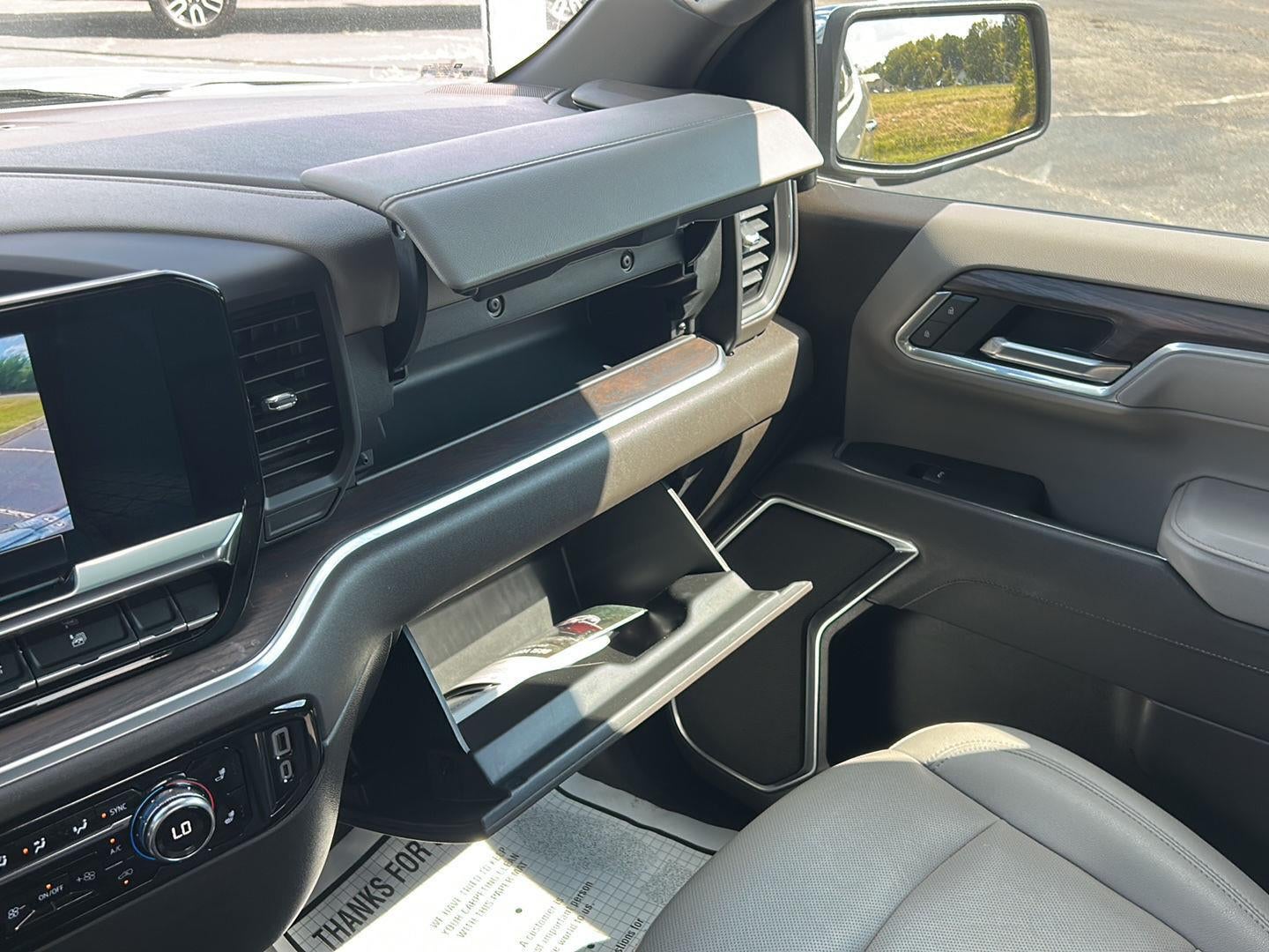 2025 GMC Sierra 1500 SLT - Photo 23