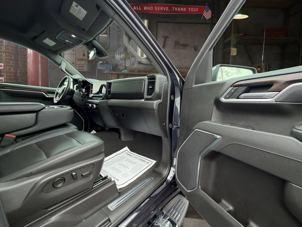 2025 GMC Sierra 1500 SLT