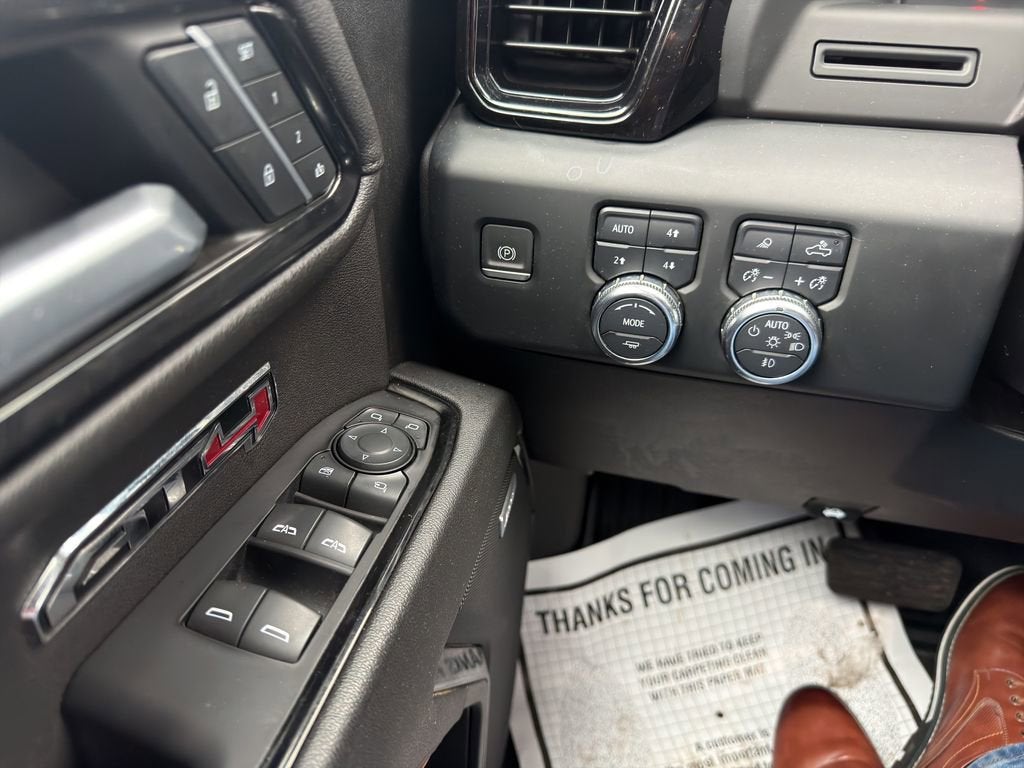 2023 GMC Sierra 1500 AT4