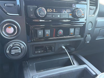 2022 Nissan TITAN Crew Cab PRO-4X 4x4