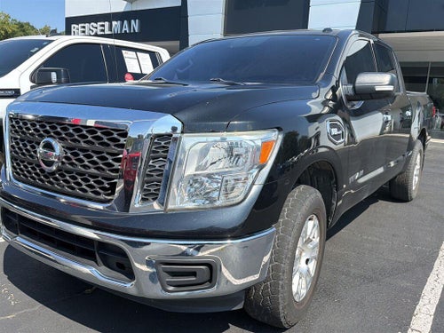 2017 Nissan TITAN SV