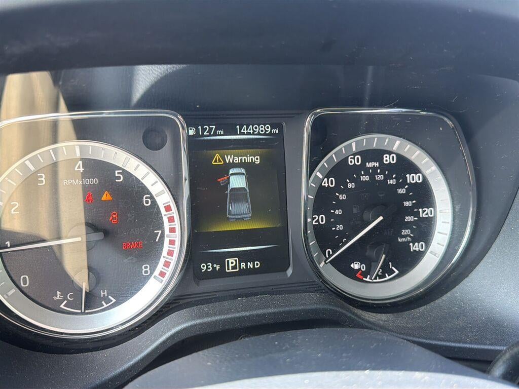 2017 Nissan TITAN SV