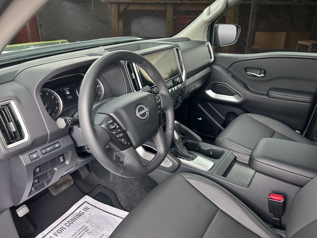 2025 Nissan Frontier Crew Cab SV 4x2
