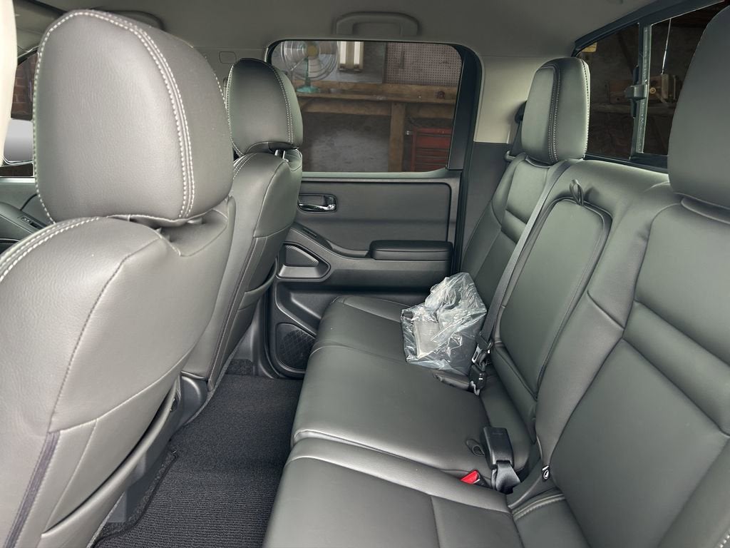 2025 Nissan Frontier Crew Cab SV 4x2
