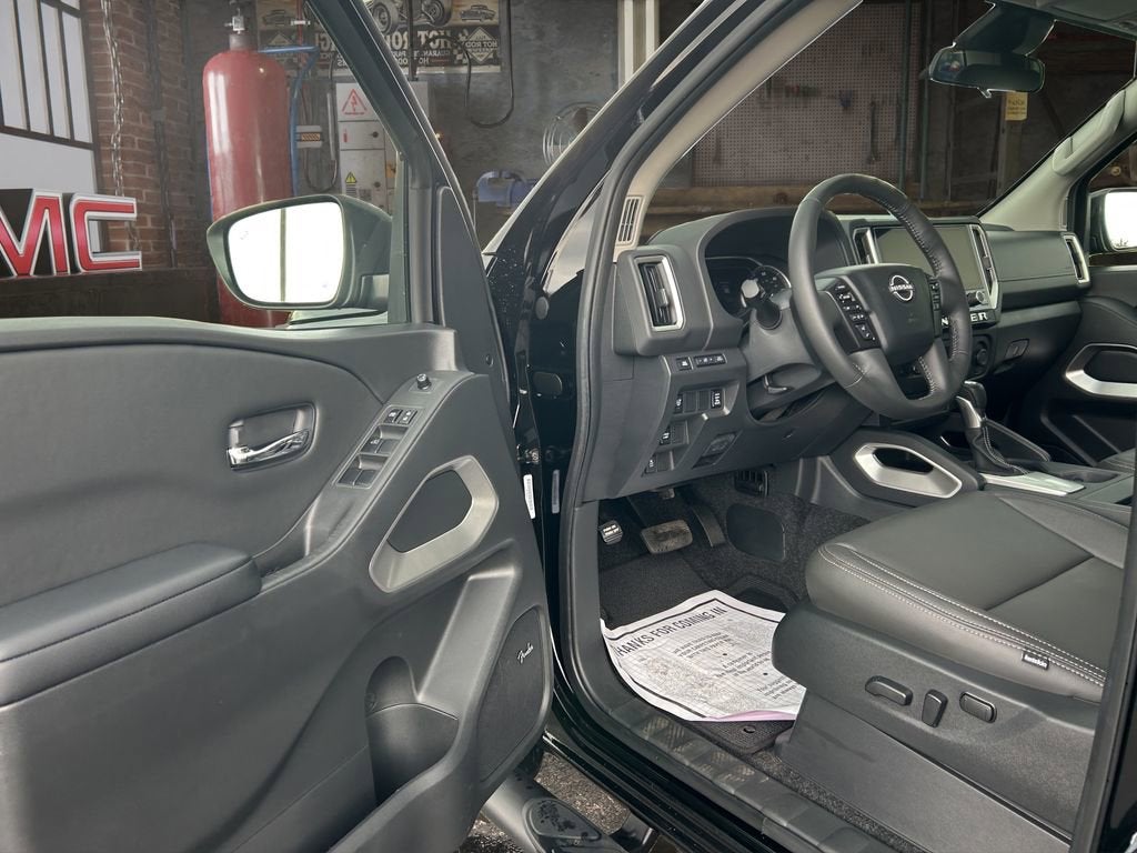 2025 Nissan Frontier Crew Cab SV 4x2