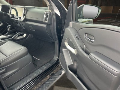 2025 Nissan Frontier Crew Cab SV 4x2