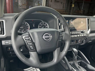 2025 Nissan Frontier Crew Cab SV 4x2