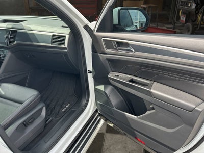 2020 Volkswagen Atlas Cross Sport 3.6L V6 SEL R-Line