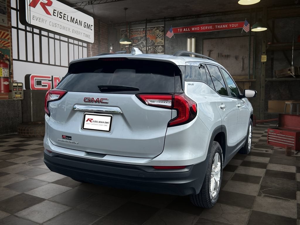 2022 GMC Terrain SLE