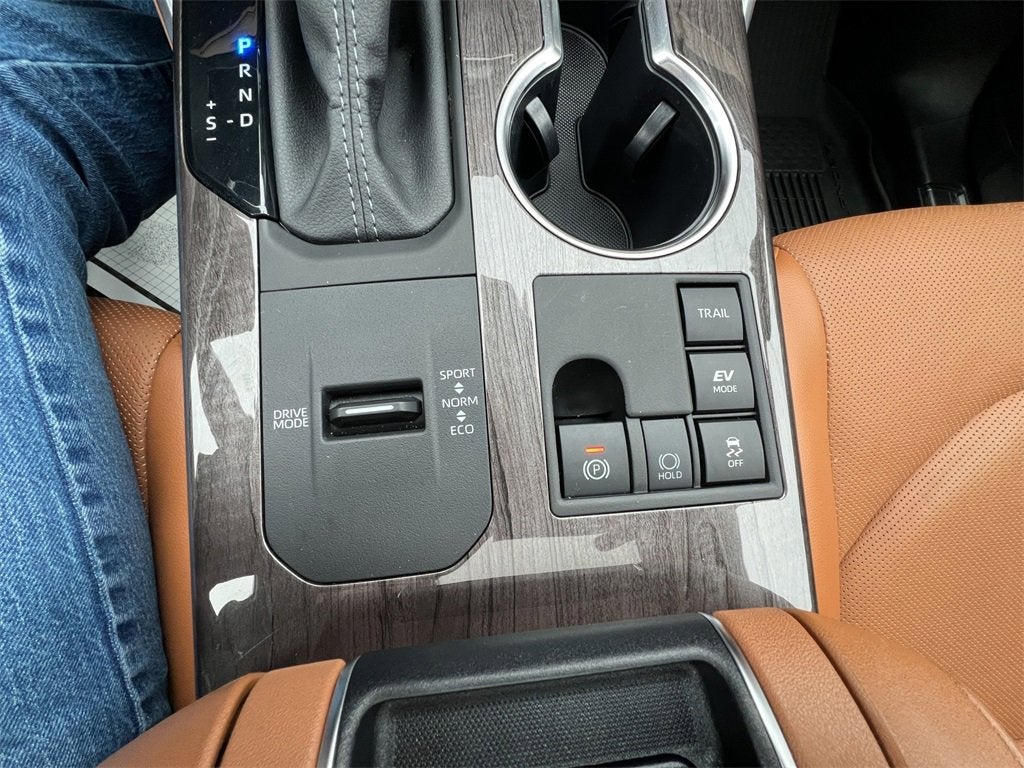 2024 Toyota Highlander Hybrid Platinum