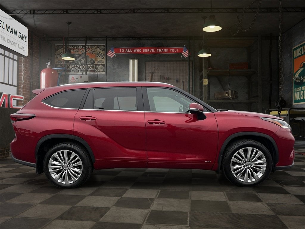 2024 Toyota Highlander Hybrid Platinum