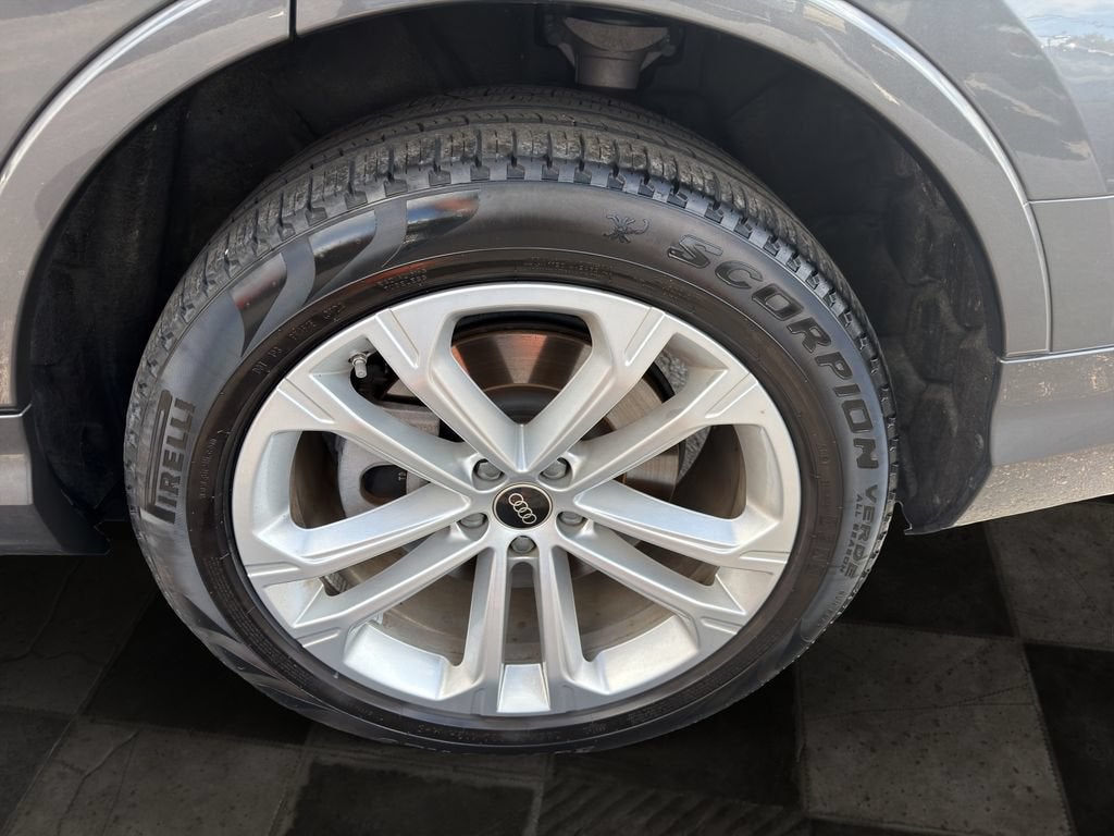 2025 Audi Q7 Premium Plus