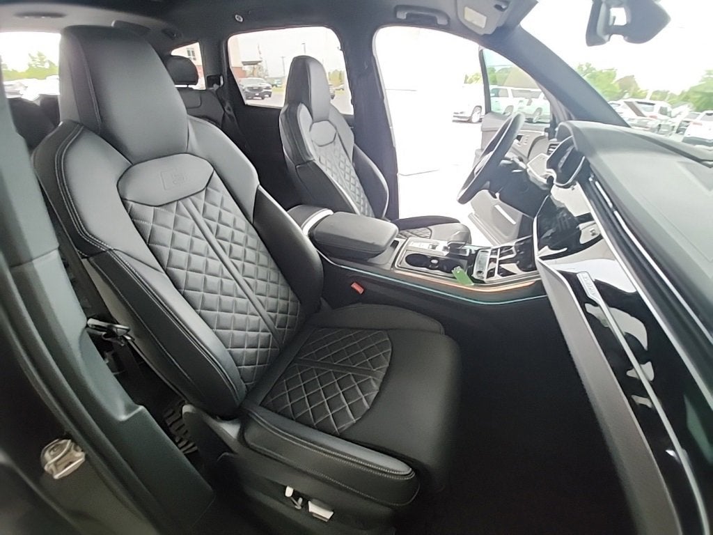 2025 Audi SQ7 Prestige