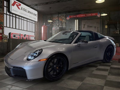 2025 Porsche 911 4 GTS