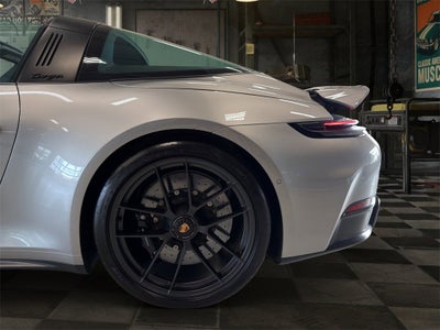 2025 Porsche 911 4 GTS