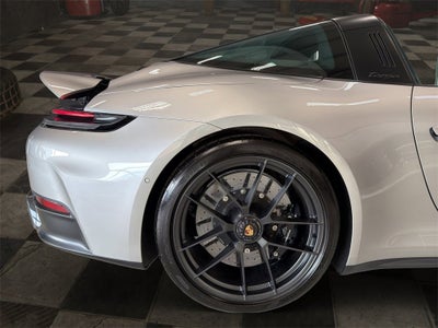 2025 Porsche 911 4 GTS