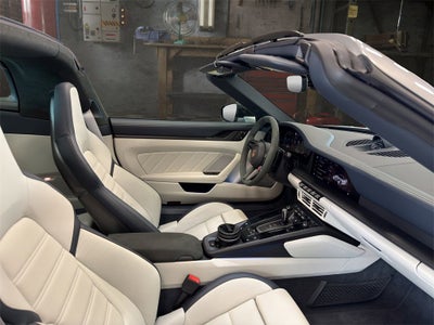 2025 Porsche 911 4 GTS