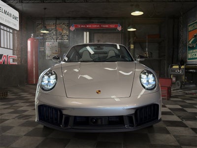 2025 Porsche 911 4 GTS